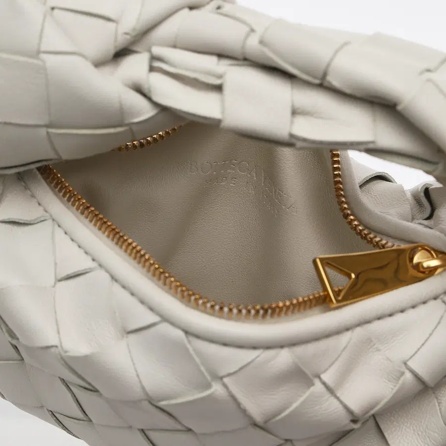 宝缇嘉（Bottega Veneta）Jodie包 糖果色