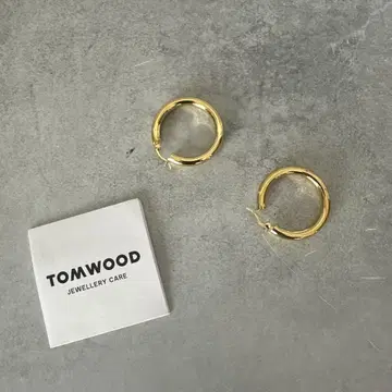톰우드 클래식 후프 씩 두꺼운 귀걸이