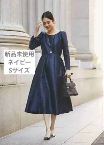 세븐틴 미카도 새틴 플레어 어택 원피스 네이비 S 사이즈