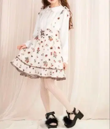 새상품급 Honey Cinnamon 쇼콜라베리 패턴 플레어 스커트