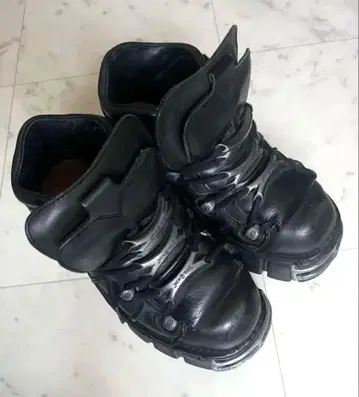 NEW ROCK 정품 size38