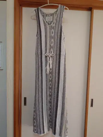 goa 슬리브리스 원피스 미사용