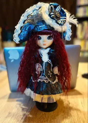 풀립 F-581/Veritas