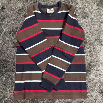 BARBARIAN 긴팔 티셔츠 S 사이즈