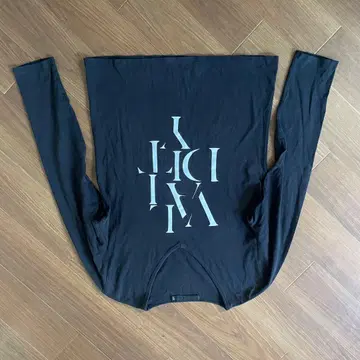 FUGA 블랙 긴팔 티셔츠 사이즈 46