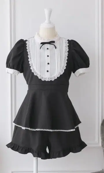 [ 한정판 가격 인하 ] pium 라운드 프릴 도리 셋업 블랙 피움