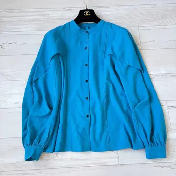 [새상품급] 유나이티드 도쿄 케이프 턱 콤비 블라우스 터콰이즈