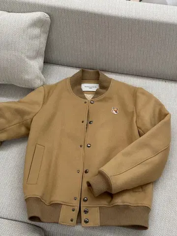 메종 키츠네 베이지 바시티 자켓 XS