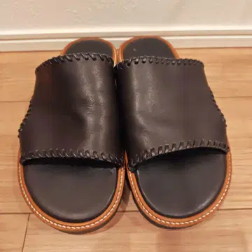 DAIRIKU 샌들 가죽 샌들 샤크 밑창