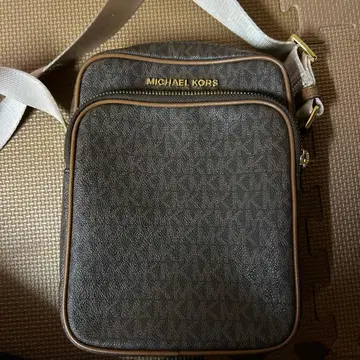 MICHAEL KORS 브라운 숄더백