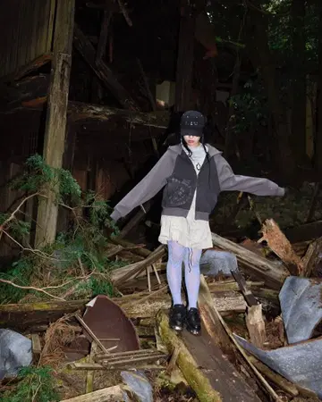 SanSanGear x b.Eautiful ZIP-UP HOODIE