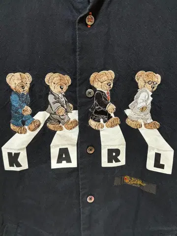 칼 헬무트 KARL HELMUT 베어 자수 셔츠