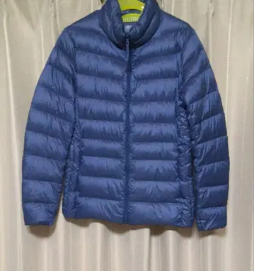 [유니클로] 가볍고 따뜻한 울트라 라이트 다운 자켓 블루 L 사이즈