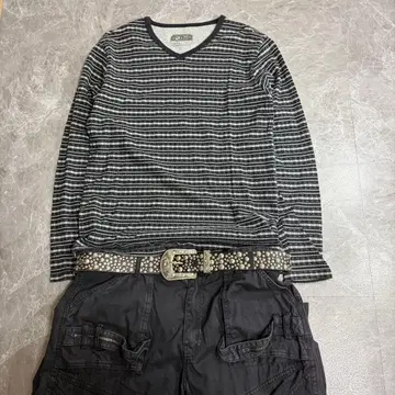 00s 아카이브 그런지 브이넥 롱슬리브 티셔츠