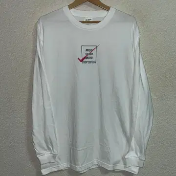 귀여운 건 나뿐인 그녀 시키모리 씨 롱 T 새상품급