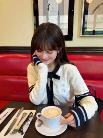 Bibiy B. CLUB TIE CARDIGAN 가디건 화이트