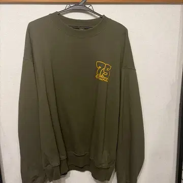 AVIREX 맨투맨 고양이 자수