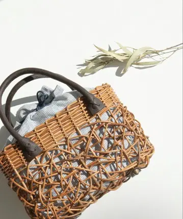 스트라이프 패턴 바스켓백