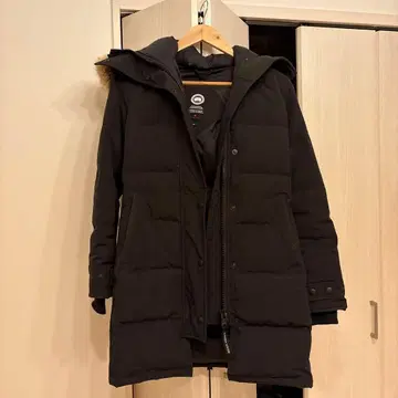 Canada Goose Arctic Program 블랙 다운 자켓