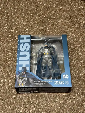 MAFEX 스텔스 점퍼 배트맨 HUSH 피규어