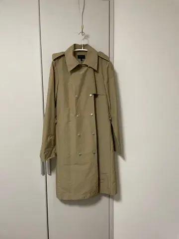 베이지 더블 브레스트 트렌치코트 띠어리