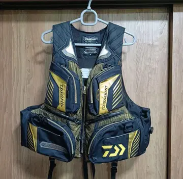 다이와 토너먼트 플로팅 베스트 [미사용에 가까움]