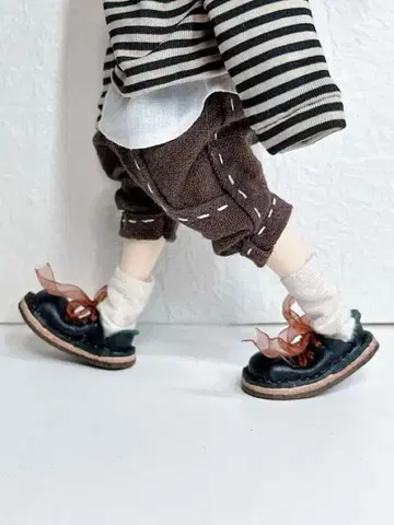 브라이스 플랫 셔링 리본 이마 슈즈 블랙