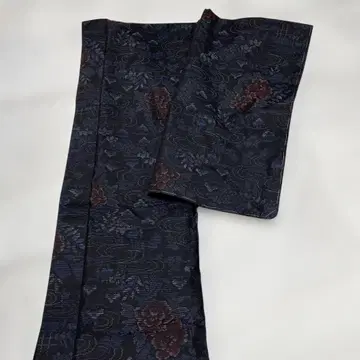 순수 실크 오시마 명주 겉옷, 시치츠키 부착