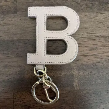 BALLY 베이지 가죽 B형 키링