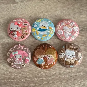 산리오 자수 캔뱃지 헬로키티/마이멜로디/포차코/키키라라 외