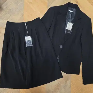 Lui Chantant 블랙스커트 셋업 관혼상제 y68