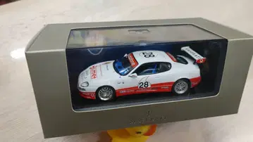 마세라티 트로페오 #28 E. 스무라 미니카