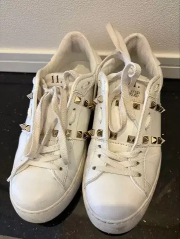 발렌티노 스니커즈 34.5