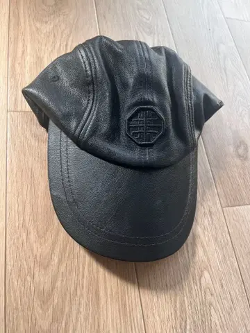 BADBLOOD 가죽 캡 블랙 S