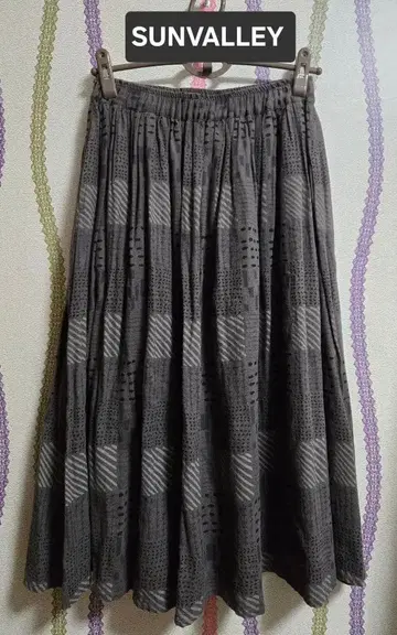[ SUN VALLEY ] 면린넨 안감 부착 올 패턴 스커트 미사용