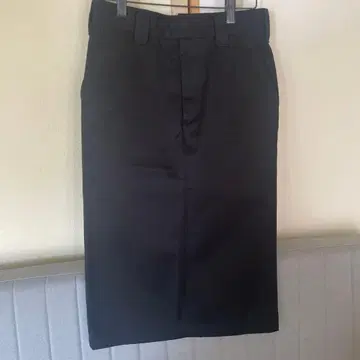 HYKE 하이크 타이트 스커트 무릎 기장 블랙