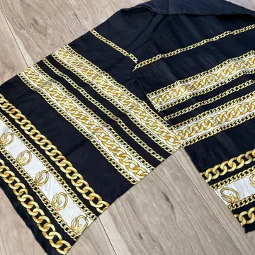 St. John 100% 실크 스카프