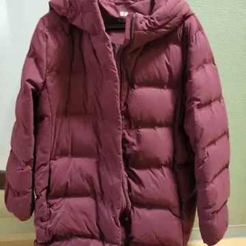 UNIQLO 경량 방풍 방수 다운 하프 코트 후드 부착 레드 계열