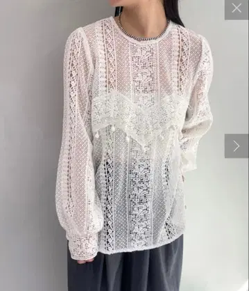 오메카시 레이스 백 오픈 블라우스