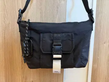 아페쎄 A.P.C. 숄더백 TREK