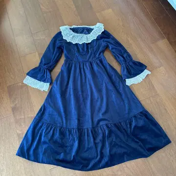 axesfemm 액시즈 파고다 소매 벨로아 원피스