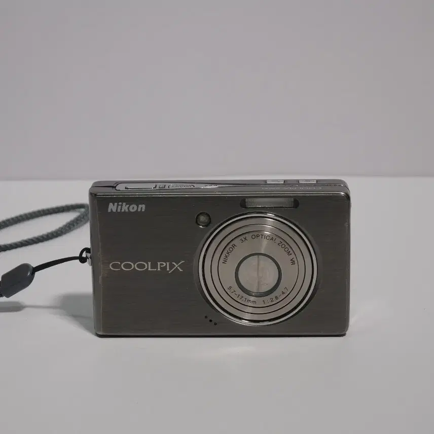 니콘 쿨픽스 S500 카메라