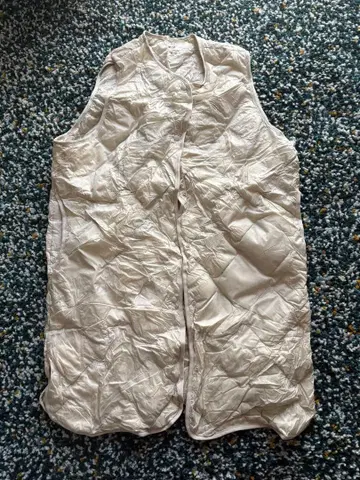 유니클로 울트라 라이트 다운 다운 베스트 L 수납 봉투 포함