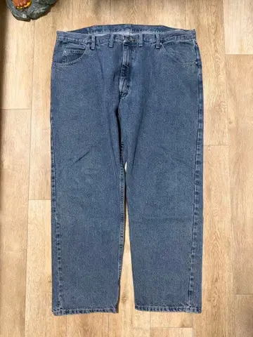 00s Wrangler RELAXED FIT 44 X 30