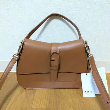 [새상품] Furla Flow 탑 핸들 M