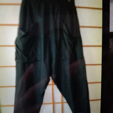 블랙 사루엘 팬츠 큰 포켓 부착