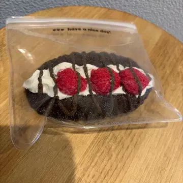 스퀴즈 폭신폭신 빵 말랑말랑 빵 가루 묻은 초코 딸기 샌드빵