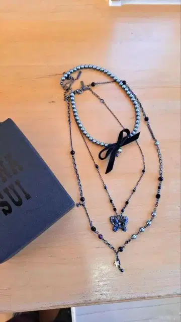 [새상품급 박스 포함 한정품] ANNA SUI 삼연 버터플라이 목걸이