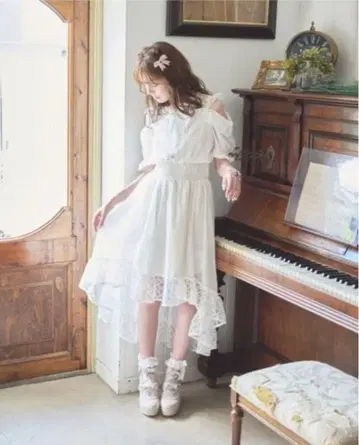 LIZLISA 화이트 튤 보타이 피쉬테일 원피스