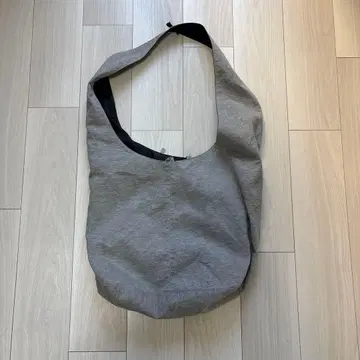 asics 리버서블 숄더백 그레이/블랙